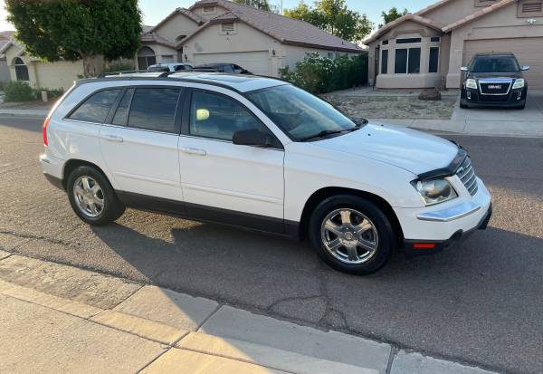 2005 Chrysler Pacifica 117,000 millas AWD - $2,70063612861423617121