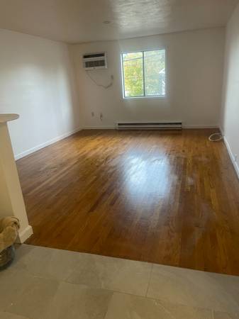 $1,800 / 1br - 900ft2 - Woburn 1 Bedroom - Great Location, No Fee, Avail. October! (Woburn, MA)63856337020547124