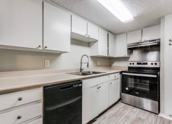 $1,085 / 1br - 804ft2 - Dishwasher, Large Closets, Ceiling Fan (613 Clearwood Drive, Richardson, TX)63796326942849123