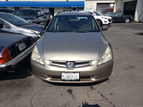 2004 Honda Accord LX, 95k millas originales, funciona muy bien, título limpio, en buen estado - $5,400 (Los Ángeles)63470772463617123