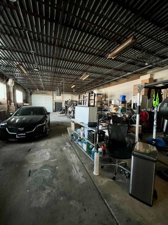 $5,000 / 4000ft2 - LIVE/WORK SPACE 4,000 sq. ft Warehouse building. 2 bed/1.5 bath (Chicago, IL)63918294189571122