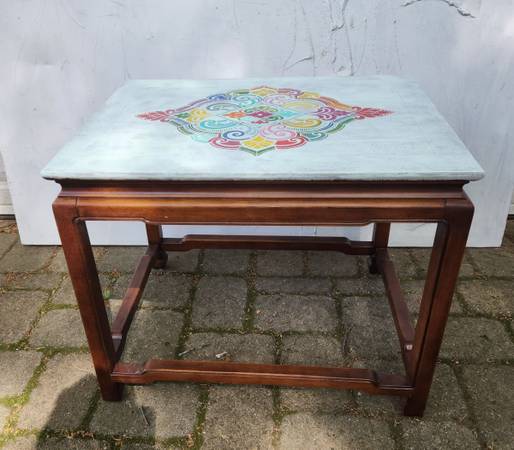 Side table colorful 1