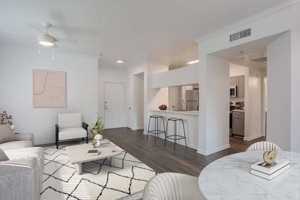 $2,899 / 3br - 1322ft2 - RENOVATED 3BED2BATH WITH WASHER/DRYER AND FIREPLACE! CALL NOW (NORTH NATOMAS)64043834815363120