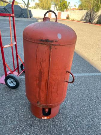 Bell & Gossett B85 Expansion Tank 1