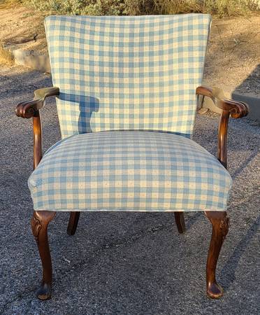 Claw Foot Living Room Accent Chair 1