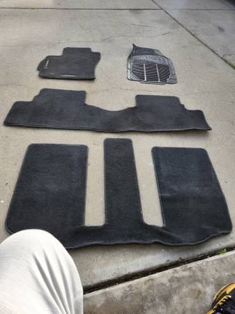 MINIVAN_____FLOOR_____MATS__4 pieces 1