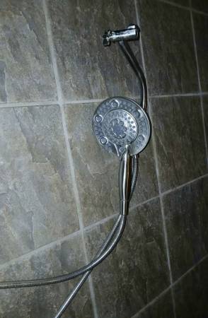 Lg 7" DELTA Silver SHOWER HEAD 2 way Adjustable & Handheld Extension 1