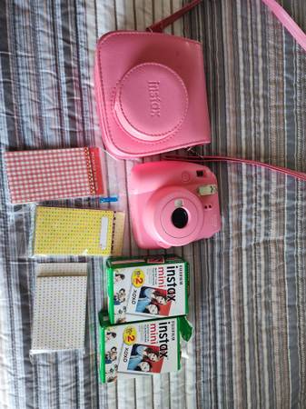 Insta camera with extras 1
