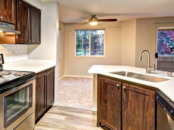 $1,847 / 1br - 650ft2 - SAVE UP TO $695 TODAY! Contact Us to Find Out How! (Mukilteo - Harbour Pointe)63852577584259124