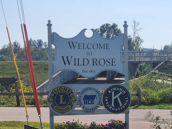 $45,000 Cabaña de troncos abandonada/deteriorada en 2.9 acres – Wild Rose, WI – $45,000 (Wild Rose, WI)63845967248129123