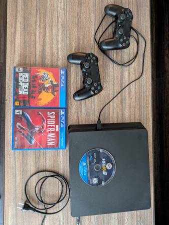 PS4, two controllers, three excellent games 1