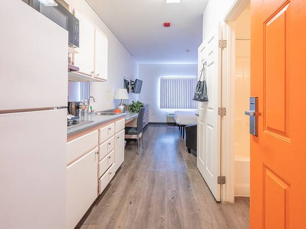 Elevator Access, Flat Screen TVs, Free Parking 1
