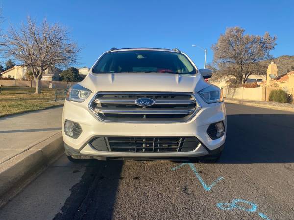 2017 FORD Escape Titanium AWD Full Option 1
