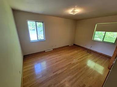 $560 / 2br - Unidad superior de dúplex **Acceso a lavadora y secadora HE personal incluido** (Akron, OH)63661042433153123