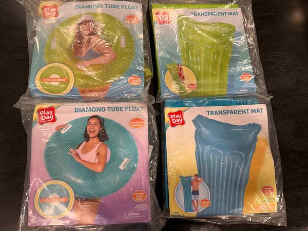 4 brand new pool floats 1