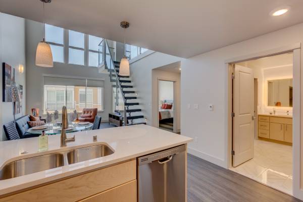 $3,000 / 1br - 1000ft2 - Pumpkin SPICE up your life in this 1BDR + LOFT! 🍁🍂 (Mercer Island)63929301988227122