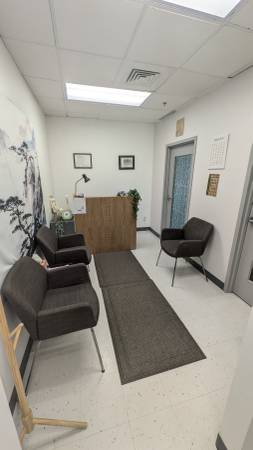$800 / 168ft2 - Sala de terapia de masajes en una clínica de acupuntura (Watertown)63828406401793123