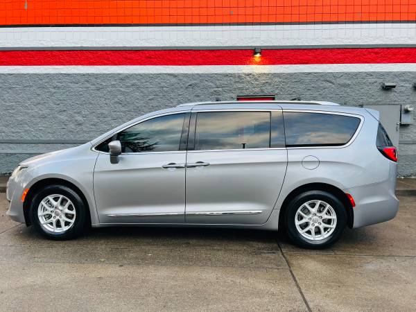 2020 CHRYSLER PACIFICA TOURING V6 64K.MI.LOADED MINIVAN***SALE*** - $19,800 (PORTLAND OREGON)63498508003203122