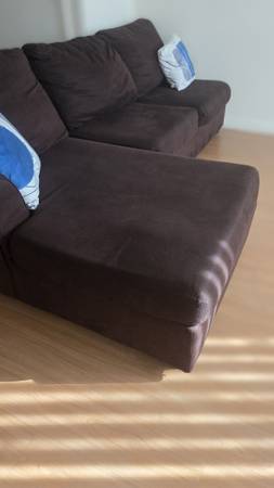 Couch (Free) 1