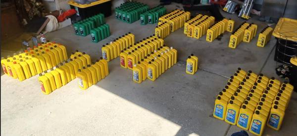 331 Quarts of Pennzoil and Quaker State Motor Oil and Trans Fluid 1
