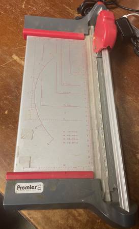 Paper cutter / trimmer 1