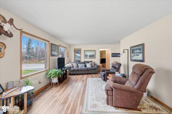 $478,000 / 3br - 1958ft2 - AMAZING PALMER GEM! (4600 North Mckean Drive) (Palmer)64149617760899124