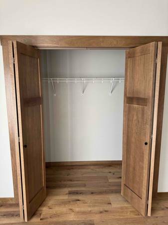 $1400.00 / 3br - 1400ft2 - 3 bed 2 bath apartment in Gilman | 600 W Hickory St | Available 4/7/2063845961336705124