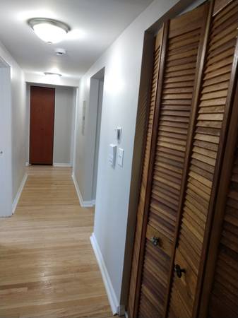 $1,400 / 2br - 950ft2 - Hirsch Street--Corner Building, Vintage with Modern Updates, Location! (West Humboldt Park / Hermosa)63960010066434122