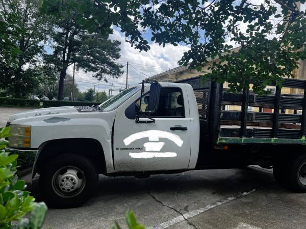 2007 Chevrolet Silverado C3500, cabina regular, camión con carrocería abierta de 12 pies - $8,500 (Norfolk)63621686721409122