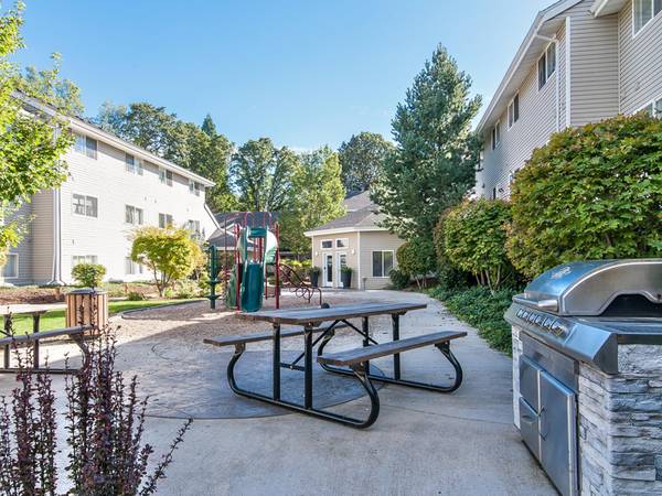 $1,995 / 3br - Convenient 3B Apartment - Fitness Center, Onsite Tot Lot- In Aloha (Beaverton / Aloha)63870108955907123