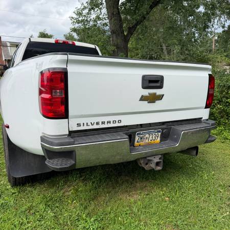 2015 Chevrolet 3500 Crew Cab - Photo 3