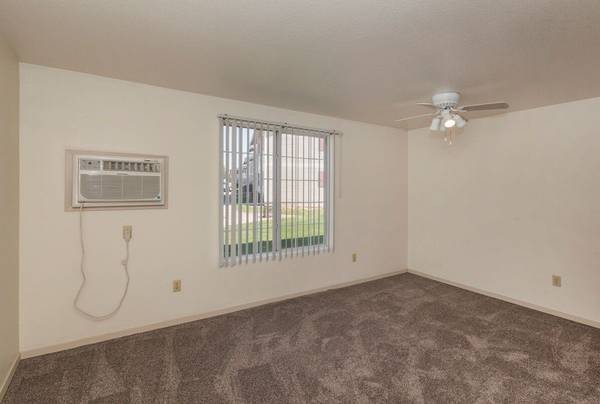 $1,140 / 3br - 1117ft2 - On-Site Management, Near Public Transportation, 3 Bdr 2ba63658247087107124