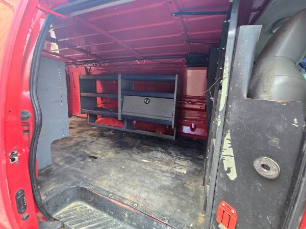 2010 Ford E350 - $2,000 (Luttrell)63625129792003123