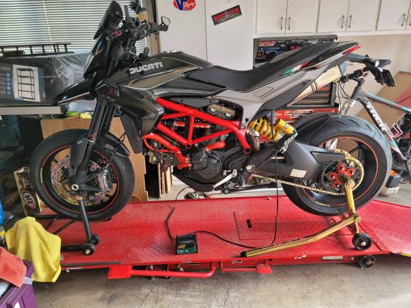 2014 Ducati Hypermotard 821 SP     PRICED RIGHT!!! 1
