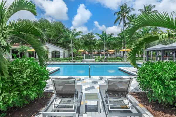 $1,873 / 2br - 1200ft2 - Relax by the Pool in Beautifully Landscaped Grounds! 🌞 (9873 Lawrence Road, Boynton Beach, FL)64002011704705121