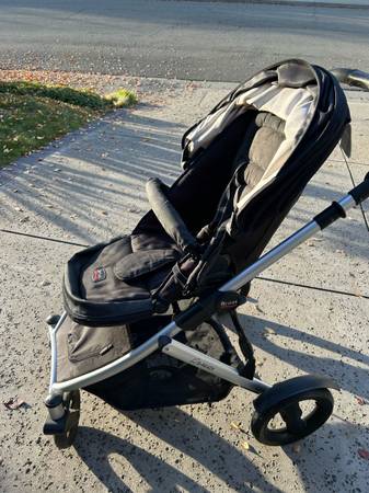 uppababy travel crib UPPAbaby Remi Bedside Bassinet + Playard + Travel Crib