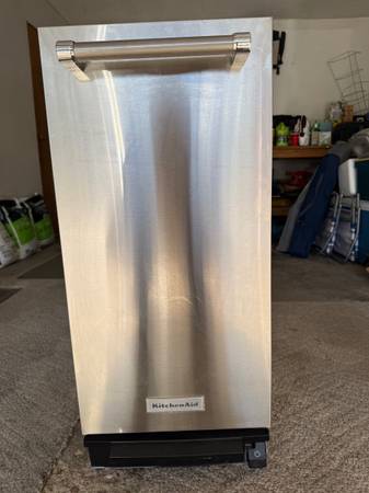 Kitchen Aid Trash Compactor 1