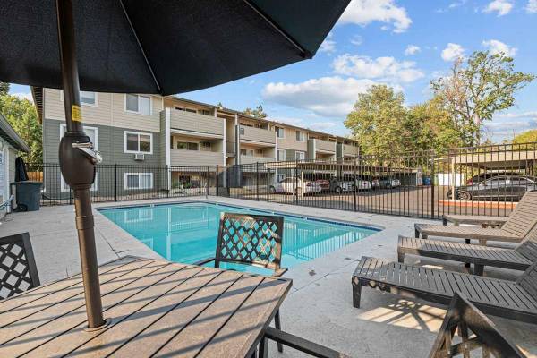 $1,275 / 1br - 580ft2 - Private Patios/Balconies, Walk-In Closets, BILT Rewards (boise)63794993410817120