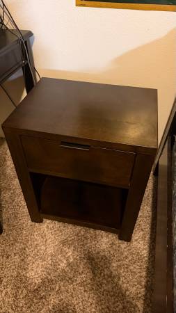 Night stand 1