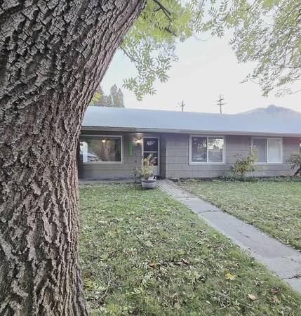 Upgraded 2 Bed, 1 Bath in Cherry Manor! (CM1261) 1