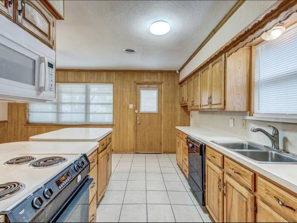 $1,899 / 3br - 1275ft2 - BEAUTIFUL 3:2:2, Astor is nicely remodeled & ready now.  No vouchers (Mesquite)63936223523586122