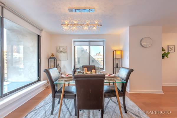 $365,000 / 1br - 1100ft2 - 345 N Canal St #404 (Near West Side)63918293677315124