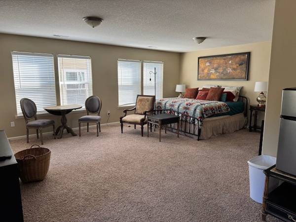 $900 / 1br - Large Comfortable Room in Beautiful Shared Home (Washougal, WA)63831681157505121