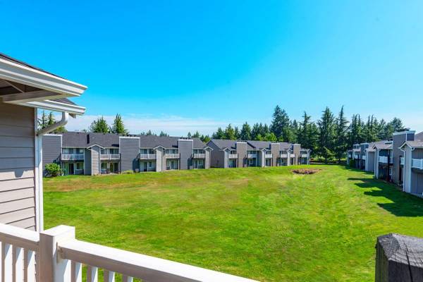 $1,653 / 2br - 964ft2 - Lush Landscaped Views, Wood Style Flooring, Fireplace, Playground63852579173377123