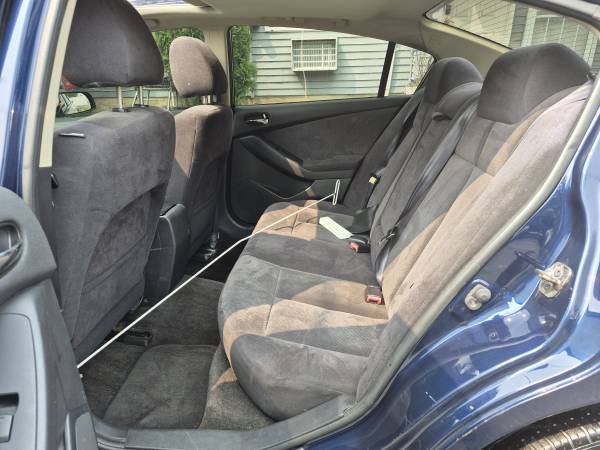 09 Nissan Altima 6spd - $2,500 (Staten Island)63441376809987123
