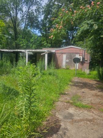 $31,200 / 2br - 1100ft2 - Handy Man Special (Gadsden)63736160645121121