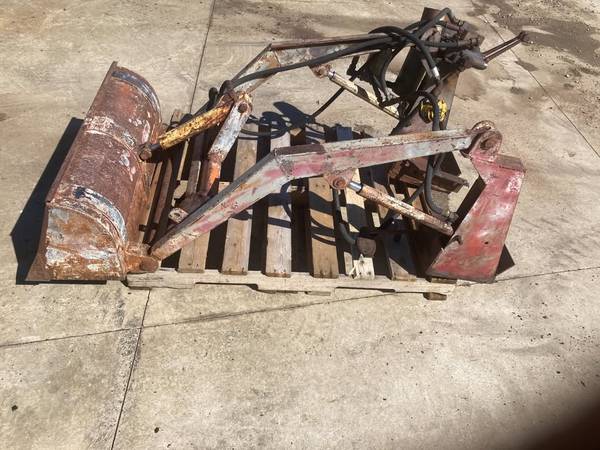 DANCO CUB CADET LOADER--OS 1