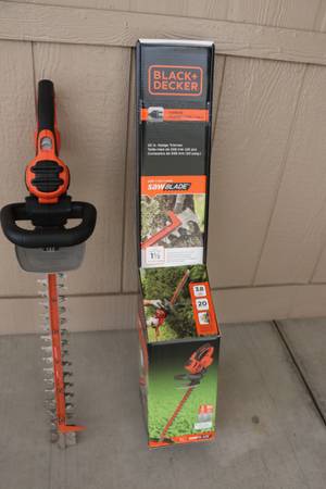 Black & Decker Hedge Trimmer. 1