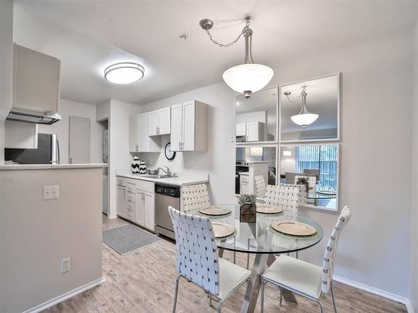 $2,250 / 1br - 701ft2 - Community Playground, Patio/Balcony (hayward / castro valley)63657880243587124