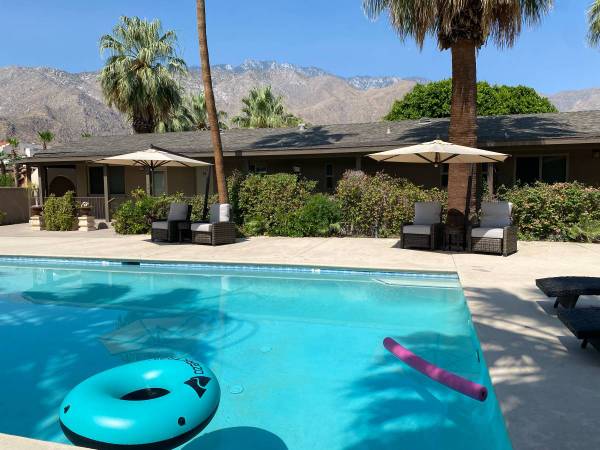 $1,600 / 2br - 700ft2 - 2 bed 1 bath appartment -$1600 a month (Desert Hot Springs)63686282654211120